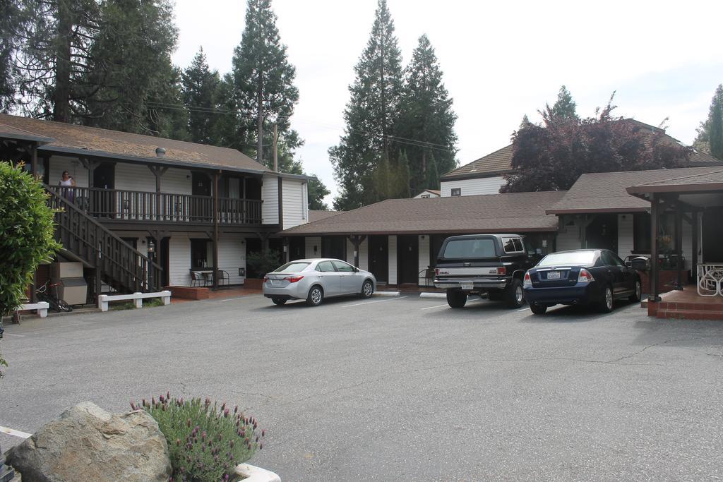 Coach N Four Motel Grass Valley Kültér fotó